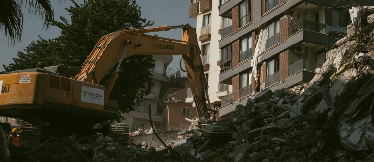 DEPREM NEDENİYLE YIKILAN/ZARAR GÖREN BİNALARDA DELİL TESPİTİ VE KEŞİF